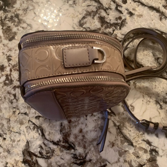 Calvin Klein Camera Crossbody, EUC - Picture 5 of 14